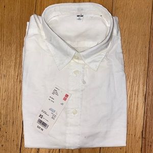 NWT uniqlo white collar button up- size XS